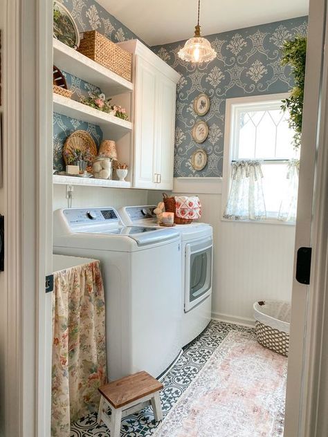 Old Style Laundry Room, Laundry Room Glow Up, Classic Laundry Room Ideas, Laundry Room Ideas Vintage, Grand Millennial Laundry Room, Vintage Inspired Laundry Room, Country Cottage Laundry Room, Vintage Style Laundry Room, Pantry In Laundry Room Ideas