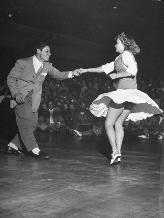 I love swing dancing or jitter bug, which ever you call it !! Illusion Gif, Vintage Dance, Jitterbug, Dance Like No One Is Watching, Swing Dancing, Lindy Hop, People Dancing, Swing Dance, Shall We Dance