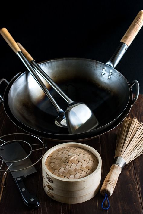 Top 10 Asian Kitchen Essentials - Wok & Skillet Must Have Kitchen Items, Raw Kitchen, Best Wok, Wedding Recipes, Cottage Kitchen Design, Hainanese Chicken, Small Cottage Kitchen, Perfect Rice, Stir Fry Dishes