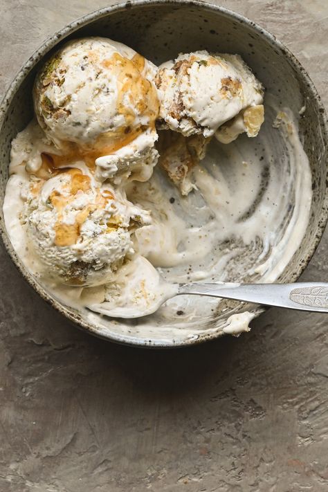 Baklava cinnamon honey ice-cream — The Cinnaman 2025 Recipes, Frozen Recipes, Honey Ice Cream, Vegan Ice Cream Recipe, Cinnamon Ice Cream, Cinnamon Honey, Ice Cream Pops, Ice Scream, Sorbet Recipes