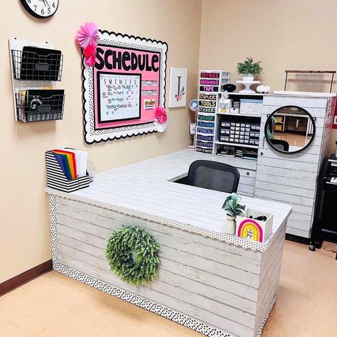 Teacher Chair For Carpet, Teacher Desk Ideas Work Spaces, Small School Office Decorating Ideas, Classroom Cabinet Makeover, Class Bulletin Board Ideas, School Office Decorating Ideas, Office Desk Organization Ideas, Teacher Office Decor, Small Classroom Setup