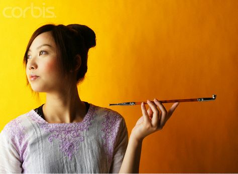 Japanese Ciggerate, Kiseru Pipe, Chinese Woman, Human Poses Reference, Human Poses, Cool Poses, Creative Images, Body Poses, Body Reference