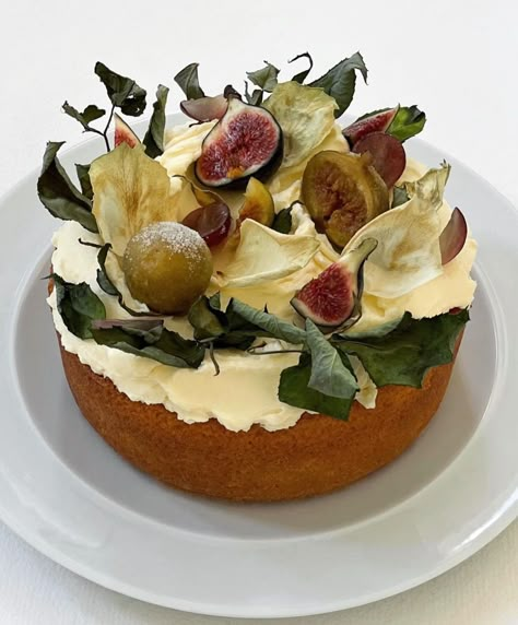 Silky Buttercream, Fig Syrup, 2023 Cake, Fig Cake, Meringue Cake, Instagram Cake, Dried Lemon, Cake Vanilla, Vanilla Sponge