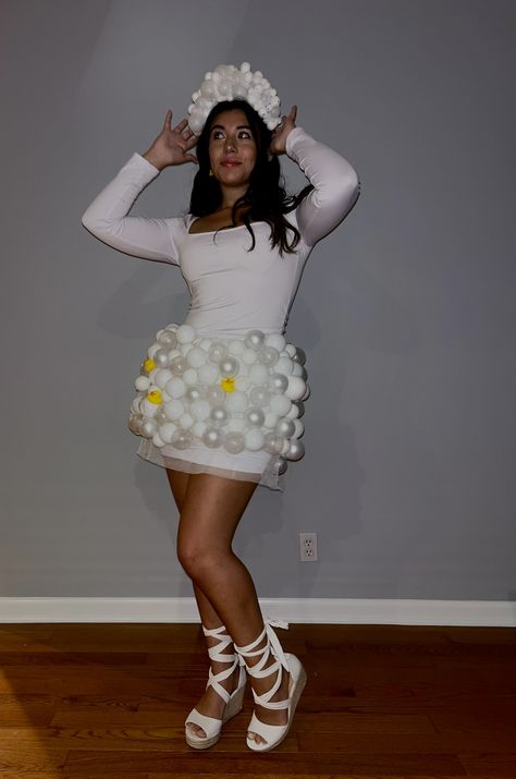 Bubble Bath Costume, Champagne Costume, Bubble Costume, Costume Diy, Bubble Bath, Diy Costumes, Mardi Gras, Halloween Decorations, Halloween Costumes