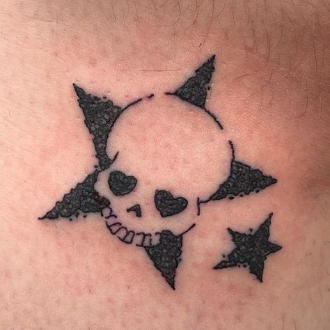 Meaningful Goth Tattoos, Dainty Emo Tattoos, Cool Weird Tattoos, Emo Lyric Tattoos, Pagen Tattoos For Women, Grunge Patchwork Tattoos, 90s Tattoo Grunge, Little Skull Tattoo, Cool Star Tattoos