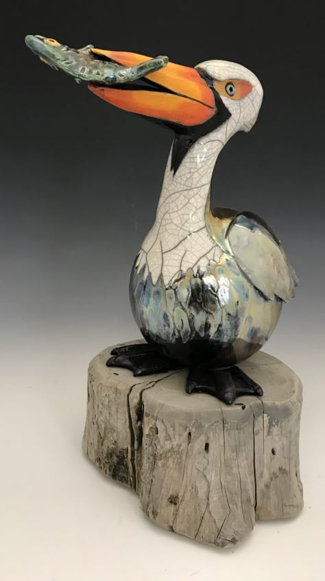 Pottery Pelican, Bird Sculpture Clay, Ceramic Animals Sculpture, Ceramic Birds Sculpture, Ceramic Art Ideas, Pottery Birds, Raku Ware, Clay Bird, Clay Birds