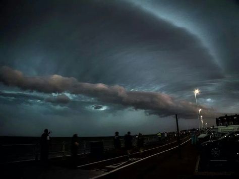 Approaching storm over the English Channel, Hastings, 17/18 July 2014 - Danny Pritchard #spanishplume Tumblr Grunge Aesthetic, The Paradise, Natural Phenomena, On The Side, Nature Beauty, Mother Nature, Beautiful Photo, Puerto Rico, The Sky