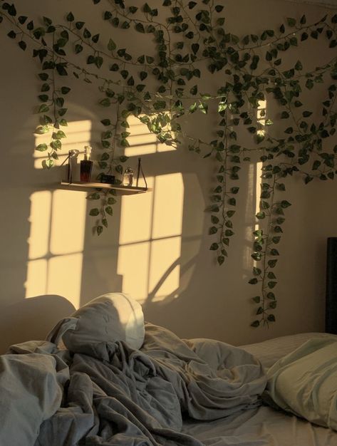 Ivy On Roof Bedroom, Ivy Wall Bedroom Aesthetic, Fake Vine Ideas Bedroom, Vines In Bedroom High Ceiling, Safe Green Room Decor, Bed In The Corner Of The Room Aesthetic, Fake Vines In Corner Of Room, Fake Vines Aesthetic, Room Ideas Fake Vines