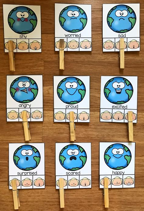 Reduce Reuse Recycle Activities, File Folder Games Free, Printable File Folder Games, Earth Day Printables, Identifying Emotions, Emotions Preschool, Recycling Activities, Cognitive Activities, Social Emotional Activities