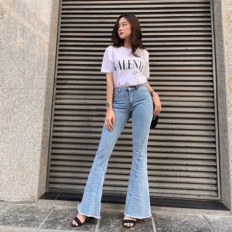 Flare Jeans Outfit, Neat Casual Outfits, Looks Pinterest, Casual Day Outfits, Ulzzang Fashion, Cute Comfy Outfits, Simple Trendy Outfits, Inspired Outfits, Professional Outfits