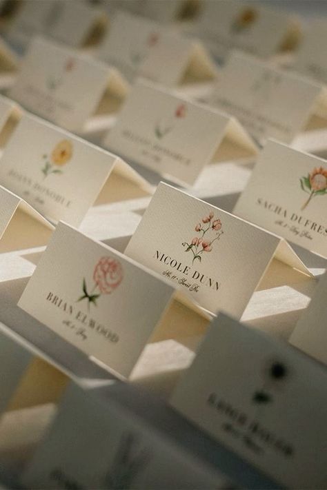 Seating Labels Table Cards, Favor Seating Cards, Name Placards Table Cards, Wildflower Wedding Place Cards, Cute Place Cards Wedding, Diy Wedding Seating Cards, Party Table Name Cards, Guest Seating Chart Wedding Place Cards, Personalized Seating Cards