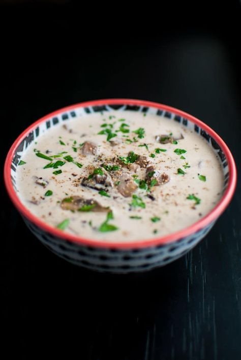 A creamy mushroom soup with sherry. Perfect served with a baguette! Mushroom Soup With Sherry, Crimini Mushrooms, Creamy Mushroom Soup, Slow Cooker Stew, Quick Vegetarian Meals, Chili Beans, Vegan Soup Recipes, Detox Soup, Cooking Club