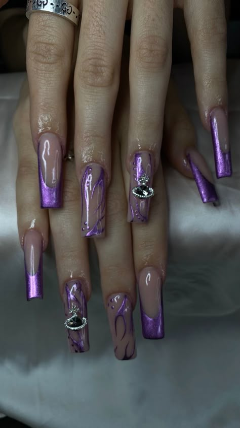 Chrome Acrylic Nails, Black And Purple Nails, Purple And Silver Nails, Purple Chrome Nails, Dark Purple Nails, Violet Nails, Purple Acrylic Nails, Chrome Nails Designs, Purple Nail Designs