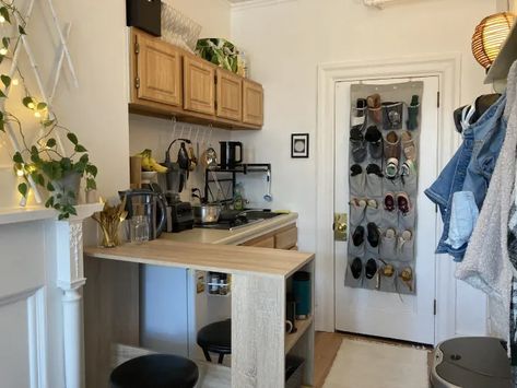 Mini Apartment Ideas Small Spaces, Micro Studio, Cozy Studio Apartment, Tiny Studio Apartments, Mini Apartments, Studio Layout, Micro Apartment, Studio Apt, Tiny Apartments