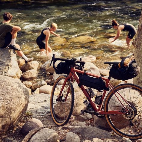 80s Bike Aesthetic, Road Biking Aesthetic, Canyon Gravel Bike, Road Bike Aesthetic, Bike Road Trip, Cycling Aesthetic, Gravel Riding, Gravel Biking, Biking Aesthetic