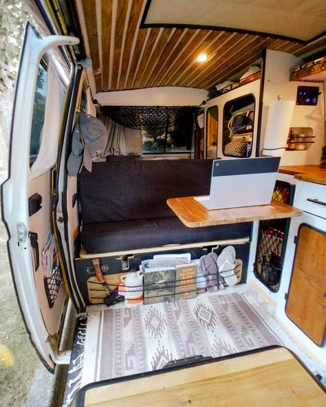 858 gilla-markeringar, 46 kommentarer - Ben • life on the road🎈 (@funwagen) på Instagram: "Self-built home on wheels. . This is the interior of Jozette, and it's been my home for the past 10…" T4 Camper Interior Ideas, Vanlife Interiors, Van Layouts, Volkswagen Bus Interior, Vw T3 Camper, Vintage Volkswagen Bus, Vw Bus Interior, Vw Bus T2, Minivan Camper Conversion