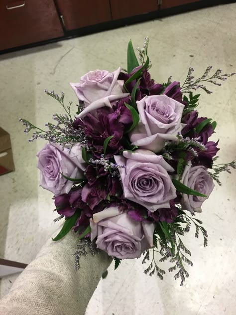 Lavender And Roses Bouquet, Dark Purple Prom Bouquet, Purple Ribbon Flower Bouquet, Prom Bouquet Ideas Purple, One Tree Hill Wedding, Outdoor Quince, Grad Bouquet, Prom Bouquet Ideas, Plum Wedding Bouquet