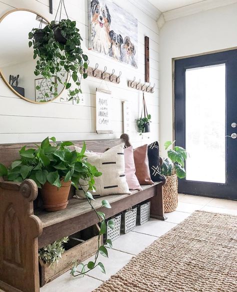 Entry Way Storage Bench, Farmhouse Mudroom, Church Pews, Farmhouse Entryway, Entryway Bench Storage, Church Pew, Deco Nature, Entry Ways, Bench Decor