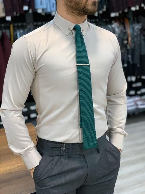 MenSuitsPage Business Fashion Men, Mens Smart Casual Outfits, Mens Fashion Wear, Designer Suits For Men, African Clothing For Men, Cream Shirt, Mens Casual Dress Outfits, Fashion Suits For Men, Smart Casual Outfit