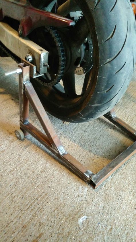 Motorcycle Stand Diy, Bike Stand Diy, Metal And Wood Bench, Motorcycle Lift Table, Homemade Motorcycle, Motorcycle Lift, Motorcycle Stand, Cafe Racer Parts, Diy Tools Homemade