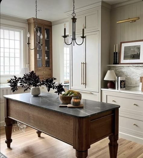 How To Decorate A Historic Home, Home Decor Inspiration Kitchen, Shiplap Kitchen, European Kitchens, Furniture Office, Kitchen Inspiration Design, Kitchen Remodel Idea, Kitchen Islands, Kitchen Inspo