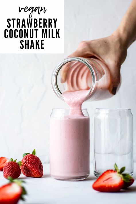 Healthy Strawberry, Healthy Shakes, Strawberry Milkshake, Milk Shakes, Milk Shake, Strawberry Smoothie, Frozen Treat, Shake Recipes, Frozen Strawberries