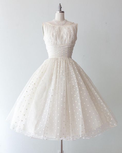 No photo description available. Classic Party Dress, Rockabilly Wedding Dresses, Party Dress 2023, Two Piece Bridesmaid Dresses, Polka Dot Wedding Dress, Wedding Dress Detachable Skirt, Puffy Prom Dresses, Short Wedding Dress Vintage, Short Bridal Gown