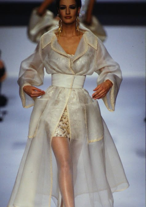 Lanvin Dress, 00s Runway, Haute Couture Vintage, Karen Mulder, Claude Montana, 90s Runway Fashion, 90s Runway, The Nanny, Chanel Haute Couture