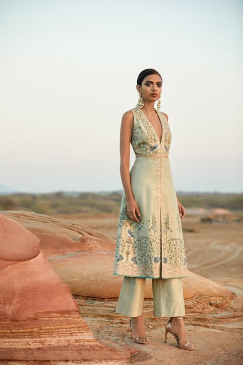 Anita Dongre Limited Collection 2019 - Mandala Weddings Blog Indian Fashion Trends, Nikkah Dress, Indian Designer Suits, Anita Dongre, Traditional Indian Dress, Salwar Kamiz, Indian Dresses Traditional, Traditional Indian Outfits, Indian Gowns