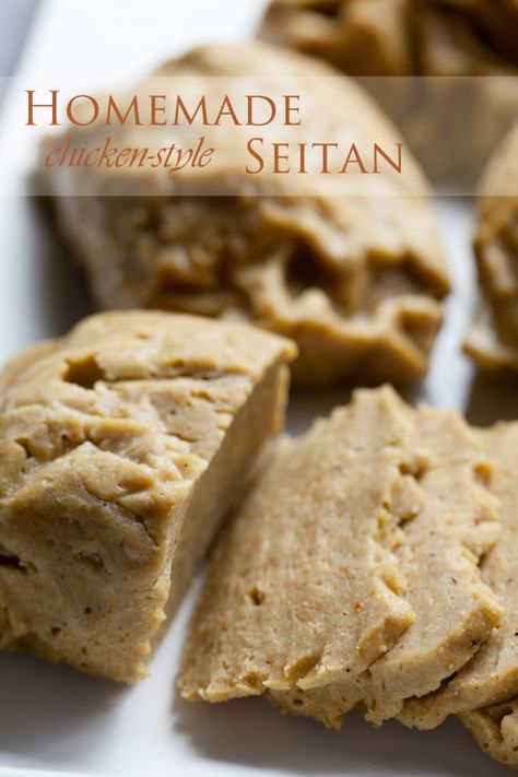 chicken seitan! the method is genius, and I will be using it for other seitan recipes. Seitan Recipe, Seitan Chicken, Resep Vegan, Homemade Seitan, Vegan Seitan, Dessert Chef, Seitan Recipes, Chicken Food Recipes, Vegan Meat