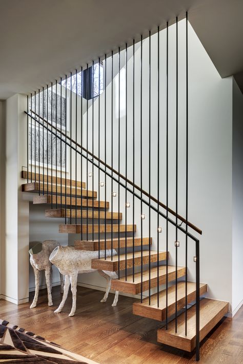 Industrial Staircase, درج السلم, Architecture Renovation, Wood Railing, Stairs Design Modern, Stairway Design, Home Stairs, Staircase Railings, Home Stairs Design