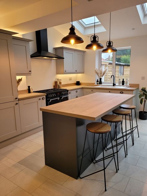 Small Kitchen Diner, Small Open Plan Kitchens, Kitchen Refurbishment, Kitchen Diner Extension, Open Plan Kitchen Dining Living, Open Plan Kitchen Diner, Kitchen Layout Plans, Open Plan Kitchen Dining, Open Plan Kitchen Living Room