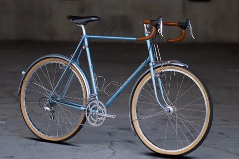 All About Randonneur Bikes: Ultimate List of Best Rando Bikes! Randonneur Bike, Mongoose Bike, Bike Technology, Long Distance Cycling, Cycling Events, Road Racing Bike, Cycling Trips, Handlebar Bag, Bike Reviews