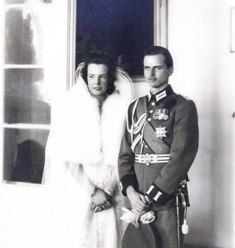 25.01.1942 : Mariage du prince Friedrich de Saxe-Cobourg-Gotha (1918-1998) et la comtesse Victoria-Louise de Solms-Baruth (1921-2003). Divorcés en 1946 Prince Philip Mother, Alice Of Battenberg, Prins Philip, Princess Alice Of Battenberg, Greek Royalty, Victoria Prince, Greek Royal Family, Maria Theresa, First Ladies