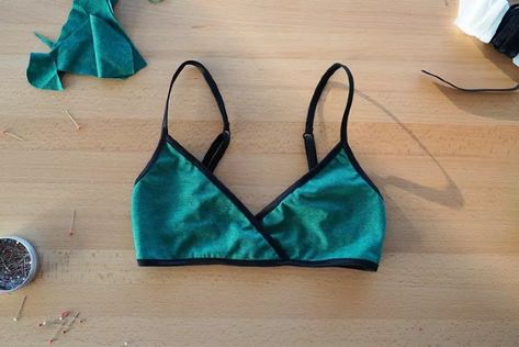 In this article, I will show you how to sew a simple soft bra without an underwire (bralette). The pattern for women’s bralette (wireless bra) LOVELY is constructed in a professional program for clothing pattern development and it is available in 13 sizes (underbust 60–130 cm / 23 5/8”–51 1/8”, cup size B/C). The bra is low support.The pattern Pattern - Women’s bralette LOVELYRecommended materialThis pattern is designed for light and medium knits, such as cotton knits with elastane,… Plus Size Bra Pattern Free, Bralette Sewing Pattern Free, Triangle Bra Pattern, Sewing Bralette, Bralettes For Small Chest, Bra Top Pattern, Diy Bra Pattern, Bralette Sewing Pattern, Diy Bralette