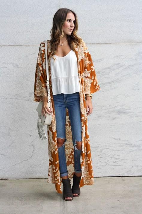 Fall Kimonos | Twenties Girl StyleDuster Kimono | Peplum Top| Floral Kimono | Fall Outfit Idea | How to Wear a Kimono Kimono Outfit Ideas, How To Wear Kimono, Fall Kimono, Long Floral Kimono, Bohemian Schick, Boho Fall Outfits, Gilet Kimono, Kimono Outfits, Kimono Outfit