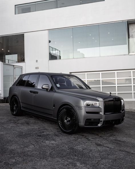 Matte Gray Car, Rolls Royce Suv, 240z Datsun, Phantom Car, Tokyo Drift Cars, Luxury Cars Rolls Royce, Rolls Royce Cullinan, Grey Car, Car Organization