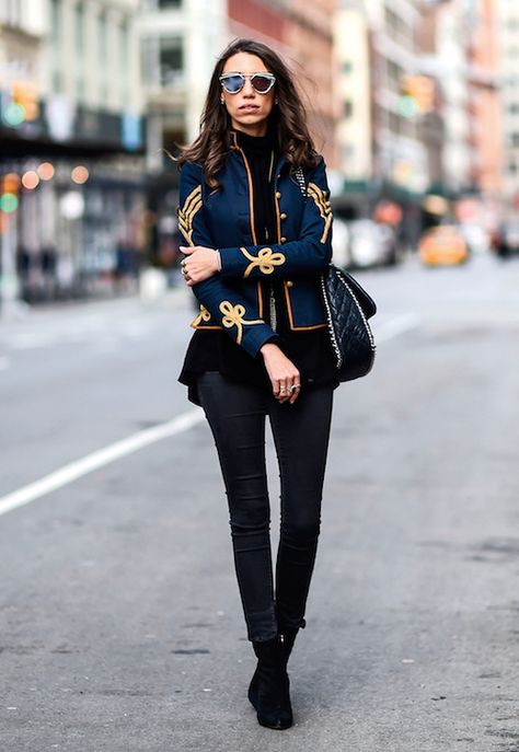 New York Fashion Week Street Style, Rock Chic, Boring Clothes, Autumn Street Style, Dressed To Kill, Street Style Inspiration, Military Inspired, Looks Chic, Military Style