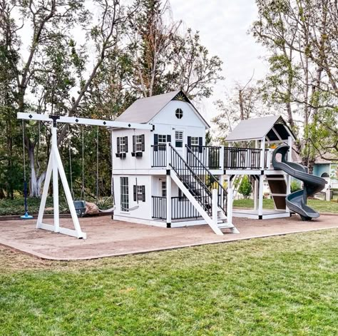 Big Playground Backyard, Luxury Playground Backyards, Epic Backyard Playground, Large Playground Backyard, Cool Playgrounds Backyard, Outside Jungle Gym, Unique Backyard Playground, Outdoor Home Playground, Backyard Ideas With Pool And Playground