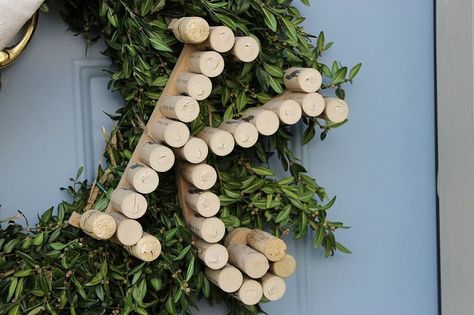 Wine Cork Monogrammed Boxwood Wreath Wine Cork Monogram, Wine Cork Wreath, Cork Wreath, Cork Projects, Boxwood Wreath, Cork Art, Wine Cork Crafts, Cork Crafts, Wine Bottle Crafts