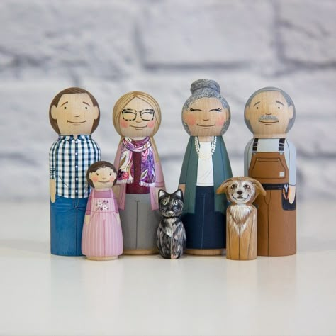 Peg Doll Family, Wooden People, Wood Peg Dolls, Wooden Peg Dolls, Christmas Gifts For Couples, Peg People, Doll Family, Gift For Mothers Day, Custom Family Portrait