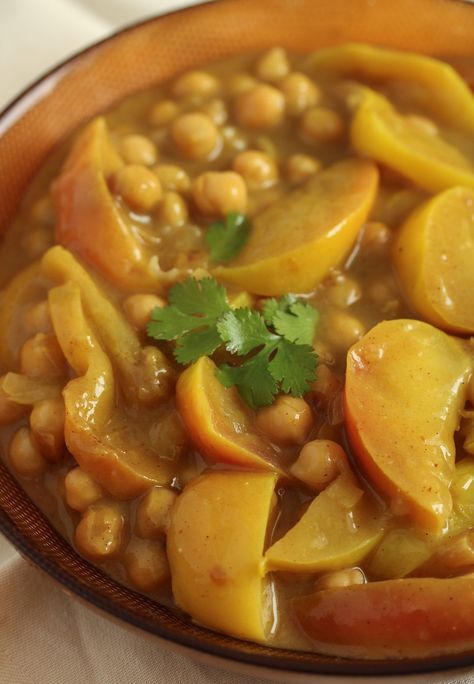 Easy to make vegan apple curry with chickpeas and coconut milk; this is a mild curry recipe that your family will love. #whereismyspoon #applecurry #applechickpeacurry #chickpeacurry #curryrecipes #indianrecipe #savoryapple #yummyrecipes #goodrecipes #easyrecipes #fallrecipes Apple Curry, Curry With Chickpeas, Banana Curry, Mild Curry, Quick Meal Ideas, Mcintosh Apples, Vegan Apple, Indian Vegetarian Recipes, Coconut Milk Curry