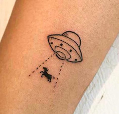 Niece Tattoo, Spaceship Tattoo, Ufo Tattoo, Cream Tattoo, Tattoo Removal Cost, Tatuagem Masculina Pequena, Cow Tattoo, Tattoo Cream, Funky Tattoos