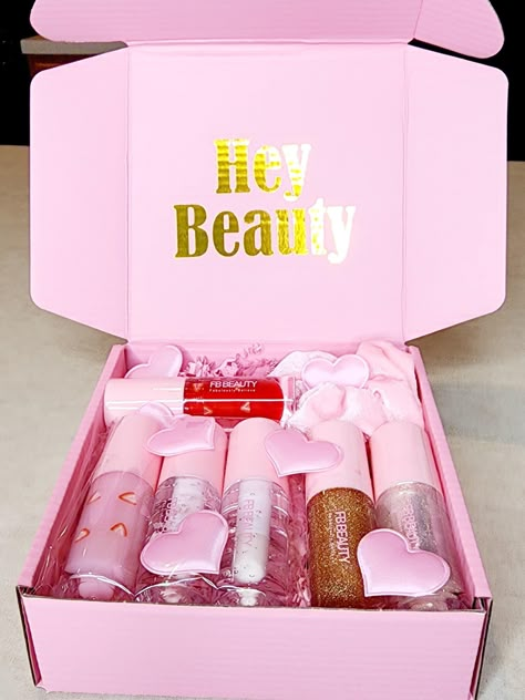 Gift Box 6 Lip Gloss Bundle - Glossy Moisturizing Not Sticky Hydrated Lip glosses (cruelty free) Cheap Bundle Gifts, Fruit Lip Gloss, Lip Gloss Bundle, Glossy Lip Gloss, Red Lip Gloss, Peppermint Scent, Packaging Ideas Business, Lip Gloss Collection, Small Business Packaging Ideas