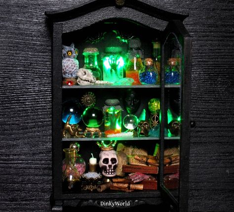 White Urn, Halloween Furniture, Jewel Ornaments, Green Lights, Halloween Miniatures, Miniature Scenes, Metal Skull, Metal Cups, Metal Bowl