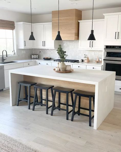 38 Statement Kitchen Island Back Panel Ideas to Try Now Kitchen Island Back, White Oak Kitchen Cabinets, Kitchen Island Decor Ideas, White Oak Kitchen, Kitchen Island Bench, Oak Kitchen Cabinets, Kitchen Island Decor, New House - Kitchen, Oak Kitchen