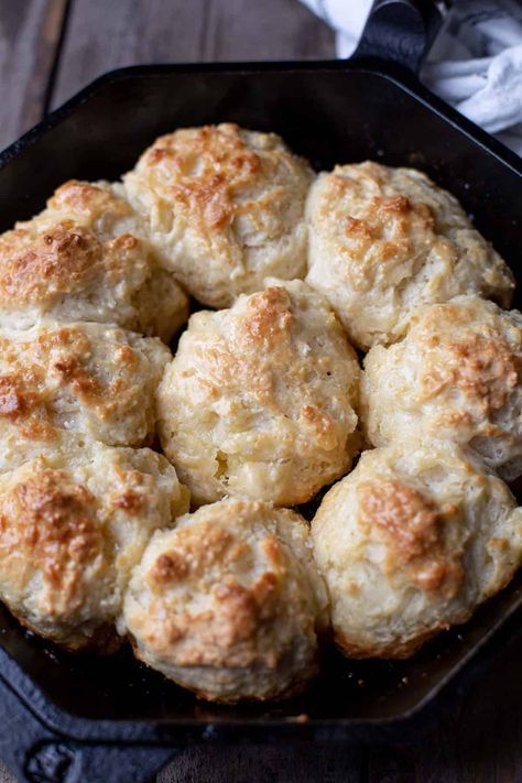 Skillet Buttermilk Biscuits, Cast Iron Scones, Cast Iron Drop Biscuits, Buttermilk Biscuits In Cast Iron Skillet, Cast Iron Buttermilk Biscuits, Skillet Biscuits Cast Iron, Cast Iron Biscuits, Buttermilk Drop Biscuits, Elegant Breakfast