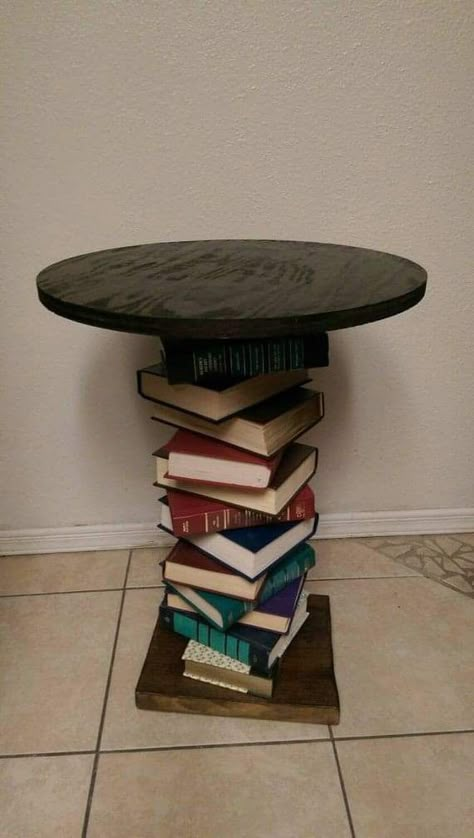 Book Furniture, Book Table, Wood Side Table, Deco Originale, Readers Digest, Repurposed Furniture Diy, Side Table Wood, Repurposed Furniture, Book Decor