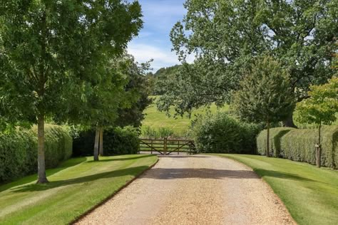 A home that'll challenge your views of what a country house should be, built on the site of the defining battle of English history - Country Life Gravel Driveway Landscaping, Entrance Landscaping, Modern Country House, Driveway Entrance Landscaping, 7 Bedroom House, Farm Entrance, Tree Lined Driveway, Country Modern Home, Driveway Entrance