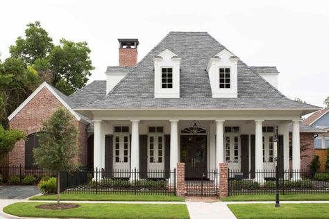 Acadian Style Homes Exterior, French Acadian Style Homes, 8 Ft Ceilings, Acadian Style Homes, Acadian Homes, Southern Style Homes, Acadian House Plans, Louisiana Style, Southern Design